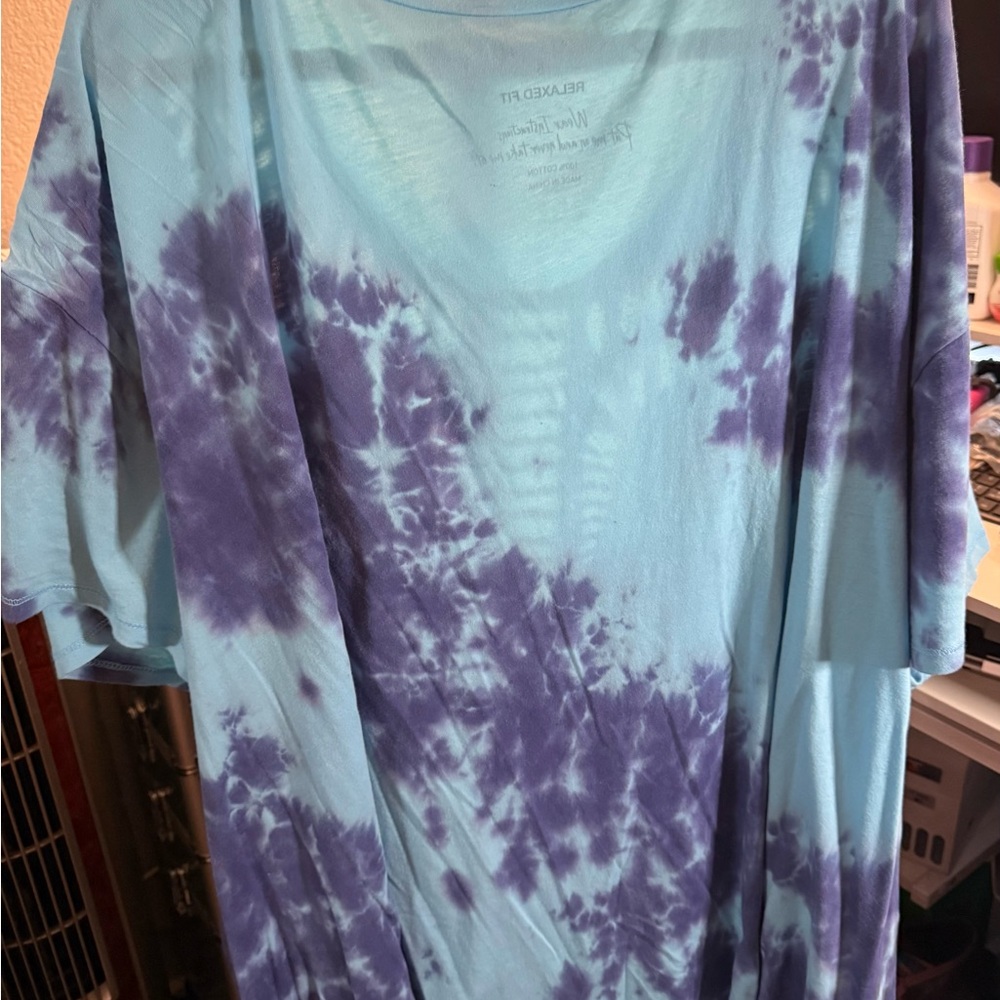Torrid Blue and Purple Tie-Dye Short Sleeve Top - Picture 2 of 3